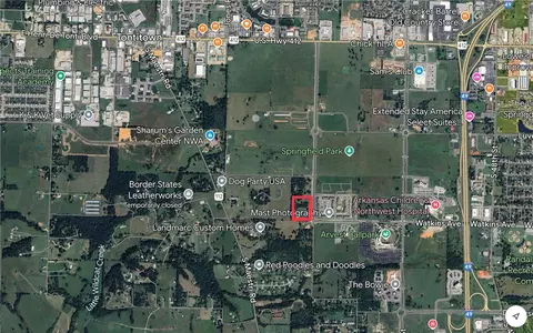2716 S 64th St, Springdale, AR 72762