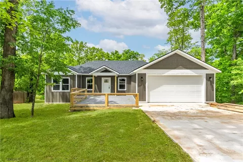 3 Montgomery Cir, Bella Vista, AR 72715