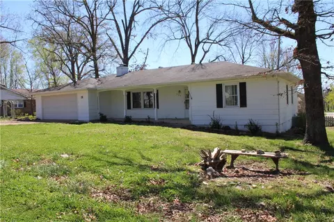 906 Windbrook St, Mountain Home, AR 72653