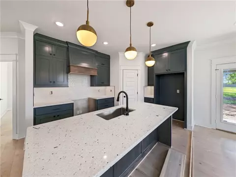 690 Abigail St, Bentonville, AR 72713