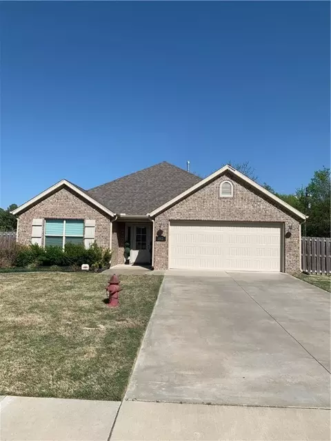 662 Bison Run St, Farmington, AR 72730