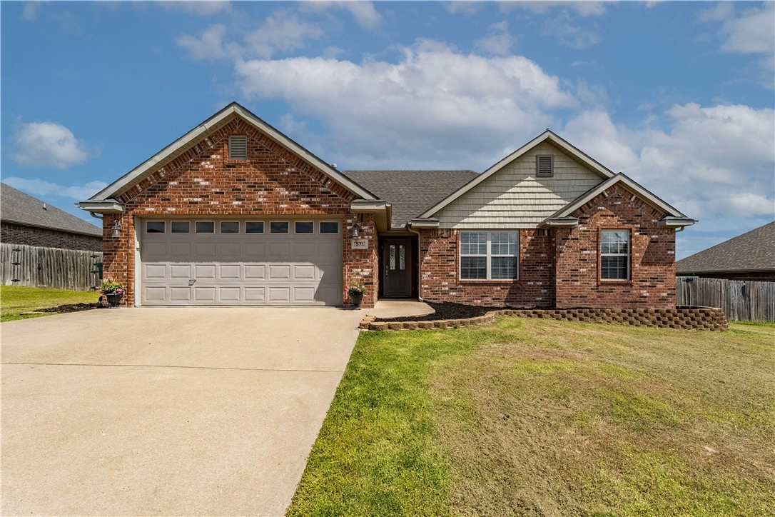 571 Keswick Dr  