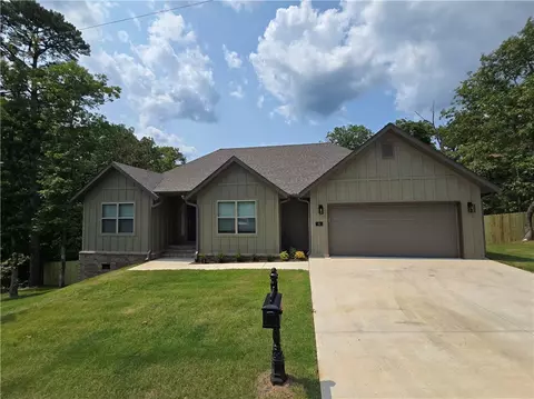 6 Gilcrux Ln, Bella Vista, AR 72714