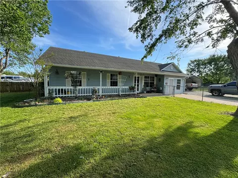 675 Drew Ln, Pea Ridge, AR 72751