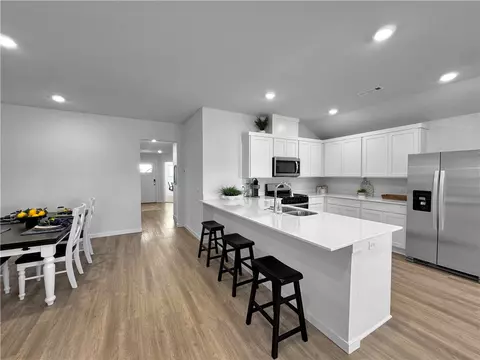 Kitchen - 3801 Pinecrest St, Springdale, AR 72764 photo 4 of 5