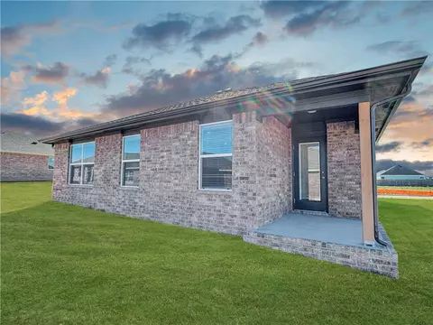 Exterior - 3801 Pinecrest St, Springdale, AR 72764 photo 3 of 3
