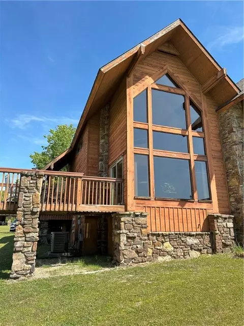 1 Landing Dr #27, Holiday Island, AR 72631