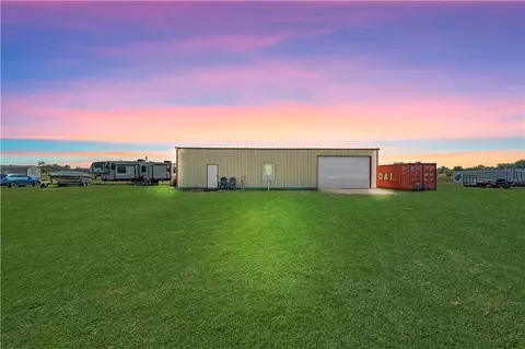 19731 Nokes Farm Rd, Siloam Springs, AR 72761