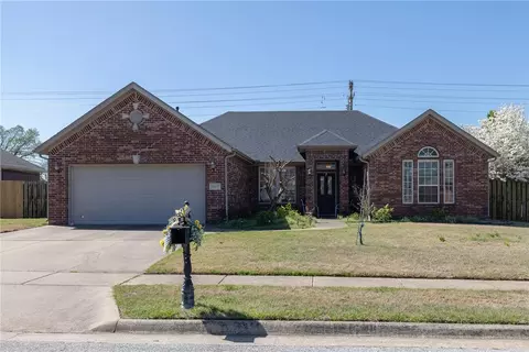 3217 Westbury St, Fayetteville, AR 72704