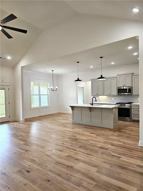 209 Kinross Dr, Bella Vista, AR 72715