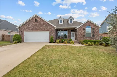 2720 French Hill Ln, Fayetteville, AR 72704