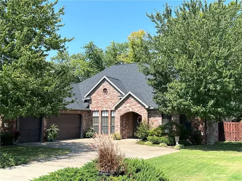 4298 Carriage Crossing Ln, Springdale, AR 72762