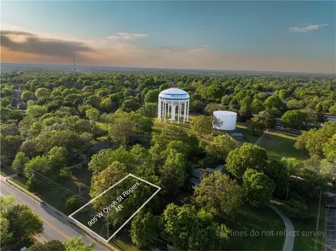 905 W Olrich St, Rogers, AR 72756