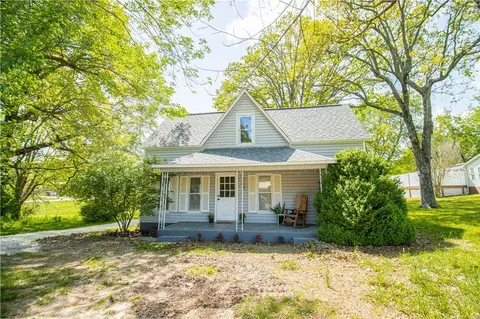 204 Coy St, Harrison, AR 72601 photo 2