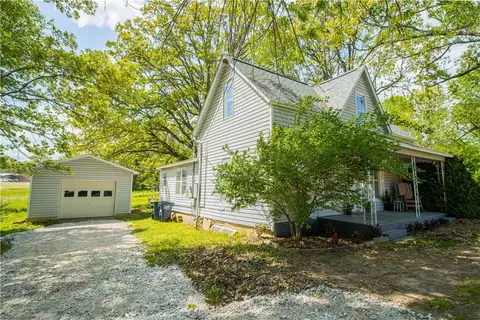 204 Coy St, Harrison, AR 72601 photo 3
