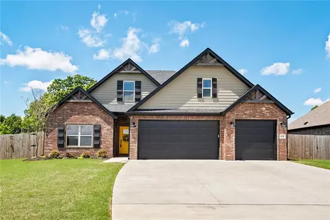 421 Lazzari St, Springdale, AR 72762