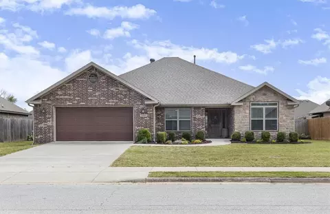 3999 E Butterfly Ave, Springdale, AR 72764