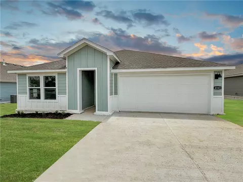 4343 W Glacier St, Fayetteville, AR 72704