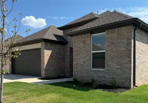 2301 Langford St, Pea Ridge, AR 72751