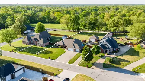 141 N Pinto Rd, Rogers, AR 72756
