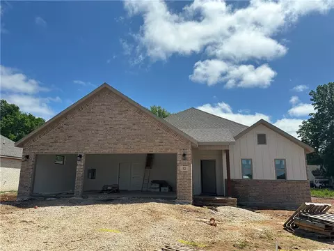82 N Sheep Dog Ave, Farmington, AR 72730