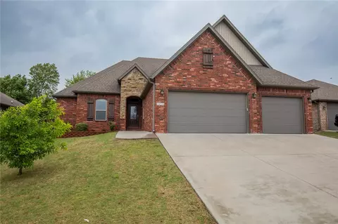1212 Bradley St, Centerton, AR 72719