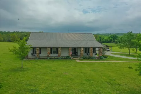 17147 E Wyman Rd, Fayetteville, AR 72701