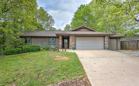 9 Pinehurst Dr, Bella Vista, AR 72715