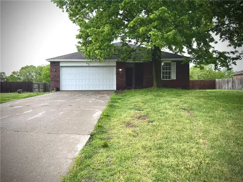 250 Hobbs Rd, Rogers, AR 72756