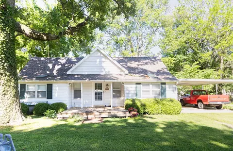 122 S Ozark St, Prairie Grove, AR 72753