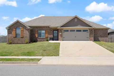 321 Captain Hopkins St, Prairie Grove, AR 72753