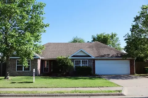 1331 Pinot Ave, Centerton, AR 72719