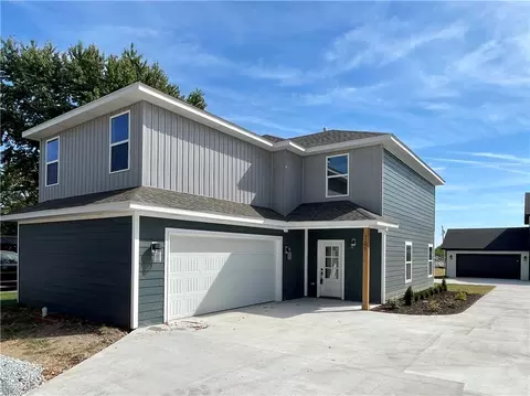 701 SW Dallas St, Gravette, AR 72736