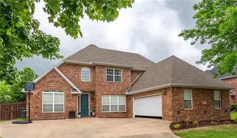 4128 W Mossy Rock Dr, Fayetteville, AR 72704