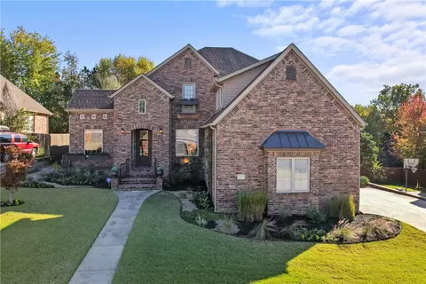 2346 N Covington Park Blvd, Fayetteville, AR 72703