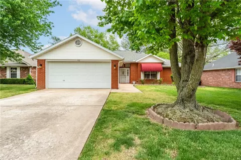 901 N 34th St, Rogers, AR 72756