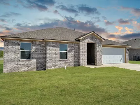 982 Pebble Dr, Prairie Grove, AR 72753