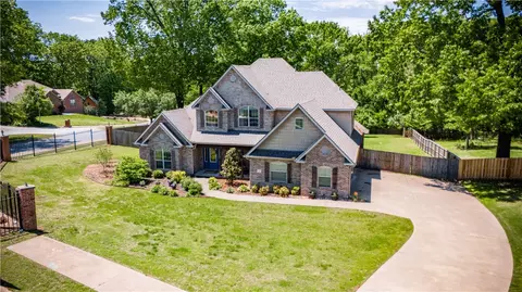 710 SW Brighton Dr, Bentonville, AR 72712