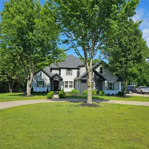 14324 Timber Cir, Siloam Springs, AR 72761