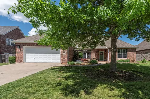 4422 W Wedge Dr, Fayetteville, AR 72704