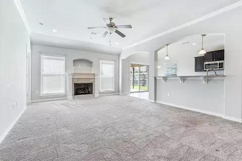 Living - 1021 Silverthorn Dr, Centerton, AR 72719 photo 2 of 3