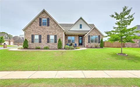212 Saint Vincent St, Lowell, AR 72745