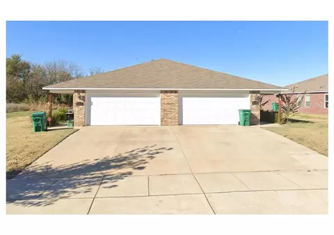 217 N 219 N Marietta Way, Farmington, AR 72730