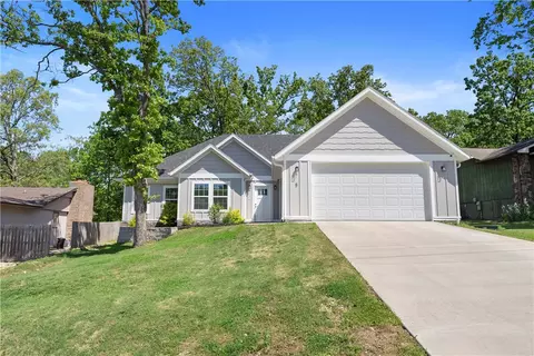 5 Metfield Dr, Bella Vista, AR 72714