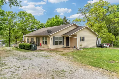 4 Leatherwood Dr, Holiday Island, AR 72631