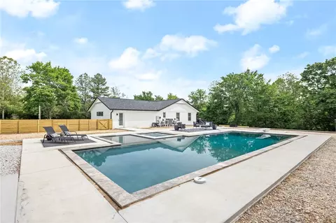 1121 S Barrington Rd, Springdale, AR 72762