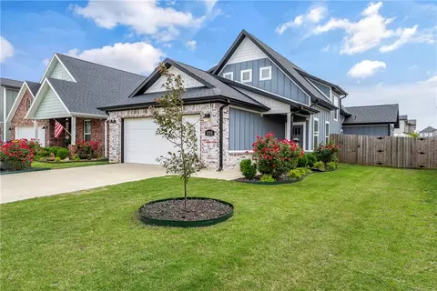 1728 W Broadway Pl, Rogers, AR 72758