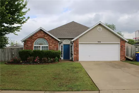 701 Emerald St, Lowell, AR 72745