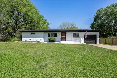 130 W Hays St, Pea Ridge, AR 72751