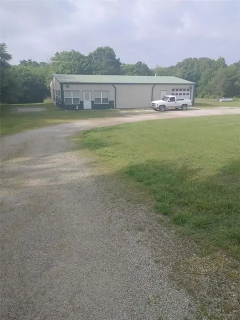 2137 County Road 405, Berryville, AR 72616